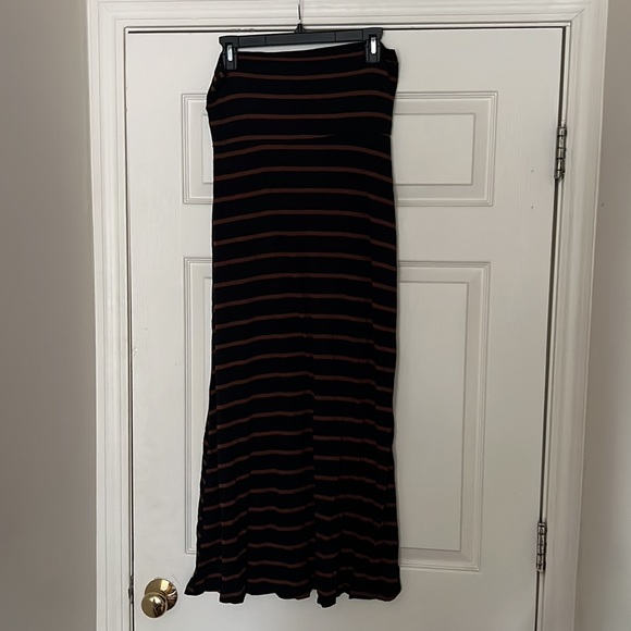 Long Striped Skirt - Picture 2 of 2